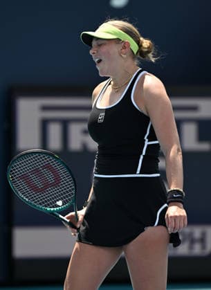 MIAMI GARDENS FL - MARCH 20: Amanda Anisimova vs Ajla Tomljanovic during The 2026 Miami Open held at Hard Rock Stadium on March 20, 2026 in Miami Gardens, Florida. Copyright: xmpi04 MediaPunchx