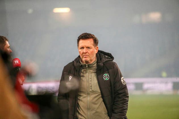 Deutschland: Fussball 2.Bundesliga 2025 2026, 27. Spieltag - Hannover 96 vs Eintracht Braunschweig- Heinz von Heiden Arena Stadion (Hannover): Christian Titz (Trainer Hannover 96) Hannover