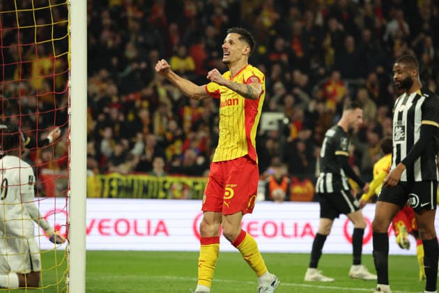 FOOTBALL : RC Lens vs Angers SCO - Ligue 1 J21 - 20 03 2026 Joie de Florian SOTOCA (RC Lens) suite au but de Florian THAUVIN (RC Lens) lors du match RC Lens vs Angers SCO, Ligue 1 J27, stade Bollaert-Delelis, le 20 mars 2026 - photo Laurent Sanson PsnewZ  Copyright: xLaurentxSANSONx xPsnewZx