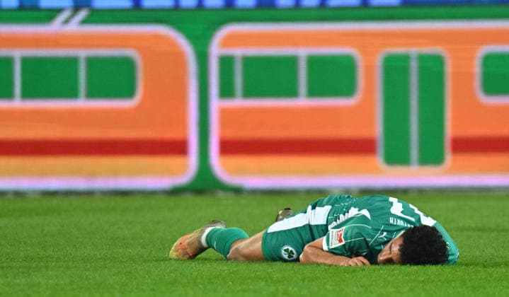 20.03.2026 - Fussball - Saison 2025 2026 - 2. Fussball - Bundesliga - 27. Spieltag: Karlsruher SC KSC Karlsruhe - SpVgg Greuther Fürth SGF ( Kleeblatt ) - Sportfoto Zink MeZi - xmexzix - DFL regulations prohibit any use of photographs as image sequences and or quasi-video - only for editorial use - Sayfallah Ltaief (47, SpVgg Greuther Fürth ) enttäuscht Enttäuschung angeschlagen am Boden