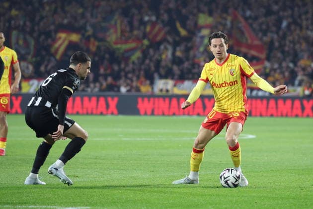FOOTBALL : RC Lens vs Angers SCO - Ligue 1 J21 - 20 03 2026 Florian THAUVIN (RC Lens) lors du match RC Lens vs Angers SCO, Ligue 1 J27, stade Bollaert-Delelis, le 20 mars 2026 - photo Laurent Sanson PsnewZ  Copyright: xLaurentxSANSONx xPsnewZx
