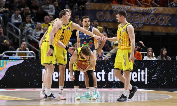 Justin Bean, Sam Griesel, Bennet Hundt enttäuscht, Jonas Mattisseck Basketball BBL Bundesliga Herren 25. Spieltag Saison 2025 2026 20.03.2026 ALBA Berlin vs Rostock Seawolves