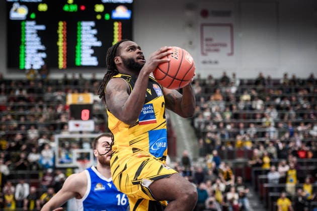Traveon Buchanan (MHP RIESEN Ludwigsburg, 02) GER, MHP Riesen Ludwigsburg vs. Skyliners Frankfurt, Basketball Bundesliga, easycredit BBL, 25. Spieltag, Spielzeit 2025 2026, 20.03.2026 GER, MHP Riesen Ludwigsburg vs. Skyliners Frankfurt, Basketball Bundesliga, easycredit BBL, 25. Spieltag, Spielzeit 2025 2026, 20.03.2026 Ludwigsburg Copyright: xSandyxDinkelackerx EP_SDR