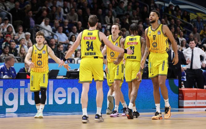 Bennet Hundt, Justin Bean, Moses Wood, J Wan Roberts, Norris Agbakoko Basketball BBL Bundesliga Herren 25. Spieltag Saison 2025 2026 20.03.2026 ALBA Berlin vs Rostock Seawolves