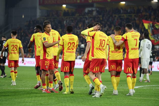 FOOTBALL : RC Lens vs Angers SCO - Ligue 1 J21 - 20 03 2026 Joie des joueurs de Lens apres le but de Odsonne EDOUARD (RC Lens) lors du match RC Lens vs Angers SCO, Ligue 1 J27, stade Bollaert-Delelis, le 20 mars 2026 - photo Laurent Sanson PsnewZ  Copyright: xLaurentxSANSONx xPsnewZx