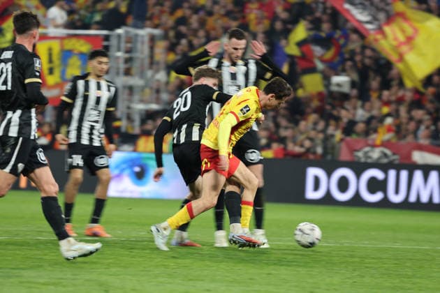 FOOTBALL : RC Lens vs Angers SCO - Ligue 1 J21 - 20 03 2026 Florian THAUVIN (RC Lens) lors du match RC Lens vs Angers SCO, Ligue 1 J27, stade Bollaert-Delelis, le 20 mars 2026 - photo Laurent Sanson PsnewZ  Copyright: xLaurentxSANSONx xPsnewZx