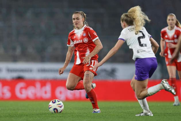 Georgia Stanway (FC Bayern München) in Aktion, am Ball, Einzelaktion waehrend des Spiels der Frauen Bundesliga zwischen SGS Essen und Bayern München, Stadion an der Hafenstraße am 20. März in Essen, Deutschland. (Foto von Oliver Kaelke DeFodi Images) +++ Georgia Stanway (FC Bayern München) controls the ball during the Woman Bundesliga match between SGS Essen and Bayern München at Stadion an der Hafenstraße on March 20, 2026 in Cologne, Germany. (Photo by Oliver Kaelke DeFodi Images) DFL regulations prohibit any use of photographs as image sequences and or quasi-video. (Photo by Oliver Kaelke DeFodi Images) -
