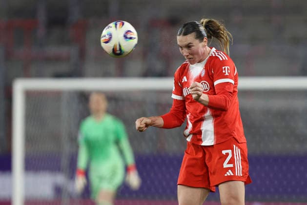 Vanessa Gilles (FC Bayern München) in Aktion, am Ball, Einzelaktion waehrend des Spiels der Frauen Bundesliga zwischen SGS Essen und Bayern München, Stadion an der Hafenstraße am 20. März in Essen, Deutschland. (Foto von Oliver Kaelke DeFodi Images) +++ Vanessa Gilles (FC Bayern München) controls the ball during the Woman Bundesliga match between SGS Essen and Bayern München at Stadion an der Hafenstraße on March 20, 2026 in Cologne, Germany. (Photo by Oliver Kaelke DeFodi Images) DFL regulations prohibit any use of photographs as image sequences and or quasi-video. (Photo by Oliver Kaelke DeFodi Images) -