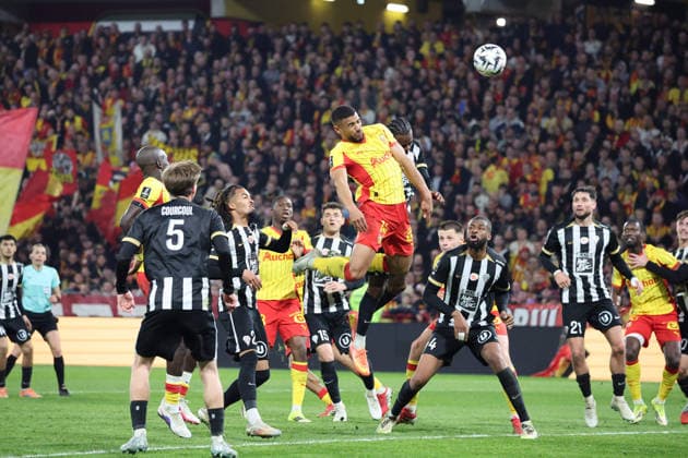 FOOTBALL : RC Lens vs Angers SCO - Ligue 1 J21 - 20 03 2026 Cornet et tÃªte de Matthieu UDOL (RC Lens) lors du match RC Lens vs Angers SCO, Ligue 1 J27, stade Bollaert-Delelis, le 20 mars 2026 - photo Laurent Sanson PsnewZ  Copyright: xLaurentxSANSONx xPsnewZx
