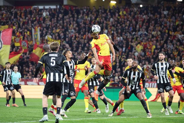 FOOTBALL : RC Lens vs Angers SCO - Ligue 1 J21 - 20 03 2026 Corner et tÃªte de Matthieu UDOL (RC Lens) lors du match RC Lens vs Angers SCO, Ligue 1 J27, stade Bollaert-Delelis, le 20 mars 2026 - photo Laurent Sanson PsnewZ  Copyright: xLaurentxSANSONx xPsnewZx