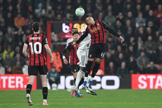 Bournemouth v Manchester United, ManU Premier League Marcus Tavernier (16) of AFC Bournemouth battles for possession with Kobbie Mainoo (37) of Manchester United during the Premier League match between Bournemouth and Manchester United at the Vitality Stadium, Bournemouth, UK on 20 March 2026. Bournemouth Vitality Stadium Dorset UK Editorial use only DataCo restrictions apply See www.football-dataco.com , Copyright: xGrahamxHuntx PSI-23946-0191