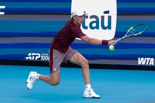 MIAMI GARDENS, FL - MARCH 20: Ethan Quinn (USA) in action during his Men™s Singles match against Kasper Ruud (NOR) at the Miami Open on March 20, 2026, at Hard Rock Stadium in Miami Gardens, Florida,(Photo by Chris Arjoon Icon Sportswire) TENNIS: MAR 20 Miami Open EDITORIAL USE ONLY Icon2603200010086
