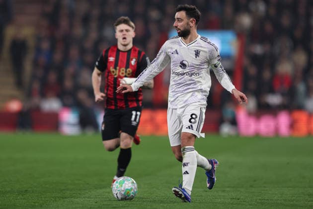 20th March 2026, Bournemouth, Dorset, England; Premier League Football, AFC Bournemouth versus Manchester United, ManU Bruno Fernandes of Manchester United on the ball  HenningxvonxJagow Content restricted for UK based newspaper