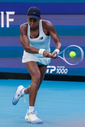 MIAMI GARDENS, FL - MARCH 20: Coco Gauff (USA) in action during a women™s singles match against Eliisabetta Cocciaretto (ITA) at the Miami Open on March 20, 2026, at Hard Rock Stadium in Miami Gardens, Florida,(Photo by Chris Arjoon Icon Sportswire) TENNIS: MAR 20 Miami Open EDITORIAL USE ONLY Icon2603200010124