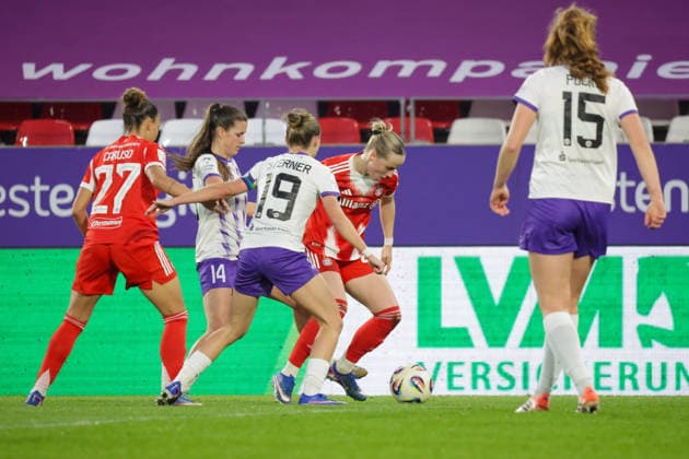 20.03.2026, xgrfx, Fussball Google Pixel Frauen-Bundesliga, SGS Essen - FC Bayern München v.l. Ramona Meier (SGS Essen), Franziska Kett (FC Bayern München) (DFL DFB REGULATIONS PROHIBIT ANY USE OF PHOTOGRAPHS as IMAGE SEQUENCES and or QUASI-VIDEO) Essen