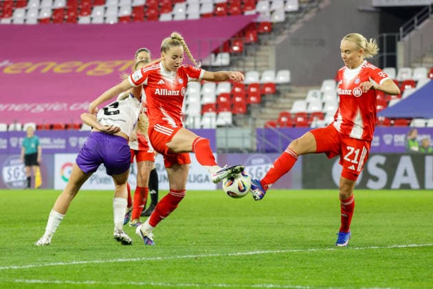 20.03.2026, xgrfx, Fussball Google Pixel Frauen-Bundesliga, SGS Essen - FC Bayern München v.l. Giulia Gwinn, Linda Dallmann (FC Bayern München) (DFL DFB REGULATIONS PROHIBIT ANY USE OF PHOTOGRAPHS as IMAGE SEQUENCES and or QUASI-VIDEO) Essen