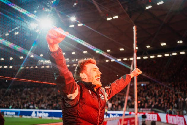 2. Bundesliga: Hannover 96 vs. Eintracht Braunschweig, 20.03.2026 Hannover 96 jubelt zum Derbysieg, hier Leo Weinkauf (Hannover 96, 30); Fußball, 2. Bundesliga, 27. Spieltag: Hannover 96 vs. Eintracht Braunschweig am 20.03.2026 in der Heinz von Heiden Arena, Hannover DFL REGULATIONS PROHIBIT ANY USE OF PHOTOGRAPHS AS IMAGE SEQUENCES AND OR QUASI-VIDEO.
