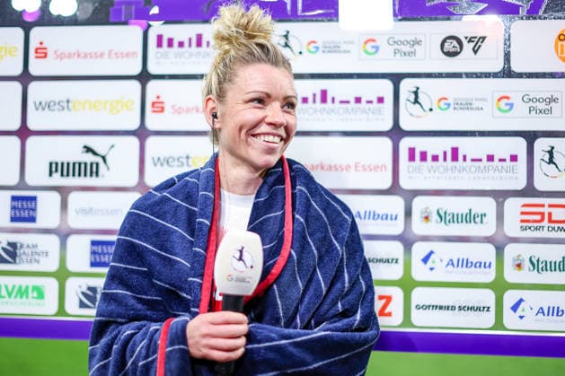 20.03.2026, Fußball, 1. Frauen Bundesliga, SGS Essen - FC Bayern München, Stadion Hafenstraße, Google Pixel Frauenbundesliga, 21. Spieltag, Saison 2025 2026: Linda Dallmann (FC Bayern Muenchen 10) im Interview nach dem Spiel DFB regulations prohibit any use of photographs as image sequences and or quasi-video. Nordrhein-Westfalen Deutschland