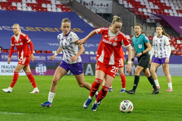 Essen, Deutschland: 20. März 2026 - 1. Frauenbundesliga - 21. Spieltag - SGS Essen vs. FC Bayern München Frauen Im Bild: v.li. Beke Sterner (SGS) und Franziska Kett (FCB) Copyright: HMBxMedia MadeleinexFantini