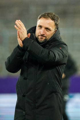 Essen, Deutschland: 20. März 2026 - 1. Frauenbundesliga - 21. Spieltag - SGS Essen vs. FC Bayern München Frauen Im Bild: Trainer Jose Barcala (FCB) beim Abschlussjubel nach dem Sieg gegen Essen Copyright: HMBxMedia MadeleinexFantini