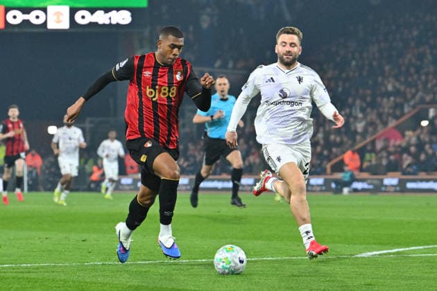 Bournemouth v Manchester United, ManU Premier League Rayan (37) of AFC Bournemouth on the attack battles for possession with Luke Shaw (23) of Manchester United during the Premier League match between Bournemouth and Manchester United at the Vitality Stadium, Bournemouth, UK on 20 March 2026. Bournemouth Vitality Stadium Dorset UK Editorial use only DataCo restrictions apply See www.football-dataco.com , Copyright: xGrahamxHuntx PSI-23946-0273