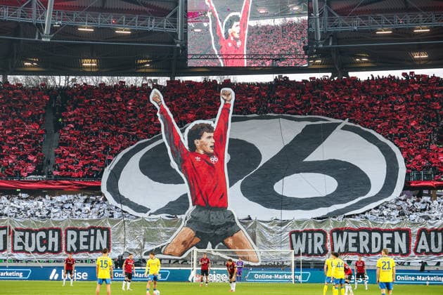 2. Bundesliga - Hannover 96 - Eintracht Braunschweig am 20.03.2026 in der Heinz von Heiden Arena in Hannover Die Hannover 96 Fans in der Nordkurve mit einer Choreo, Choreographie, Choreografie