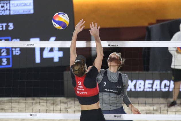 Women™s 2026 Volleyball World Beach Pro Tour - Round of 16 Lea Sophie Kunst of Germany spikes the ball against Katerina Pavelkova of Czech Republic during the match of round of 16 between Czech Republic and Germany for the Women s 2026 Volleyball World Beach Pro Tour. on March 20, 2026 in Tlaxcala, Mexico. (Photo by Essene Hernandez Eyepix Group) Copyright: xEssenexHernandez xEyepixxGroupx EH_20032026_178443