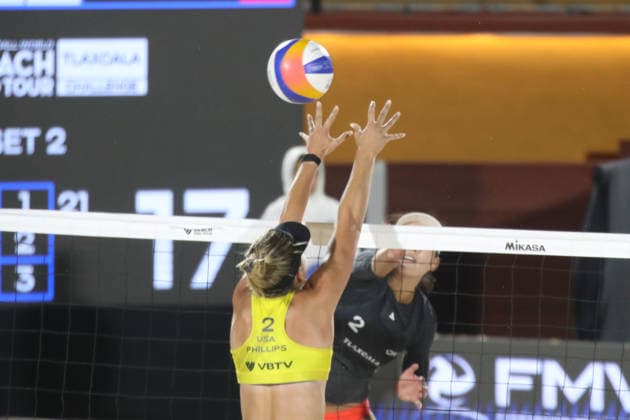 March 20, 2026, Tlaxcala, Ciudad de Mexico, Mexico: Xinyi Xia of China hits the ball against Molly Phillips of United States during the round of 16 match between China and United States for the Women s 2026 Volleyball World Beach Pro Tour. on March 20, 2026 in Tlaxcala, Mexico. Tlaxcala Mexico - ZUMAe321 20260320_zsa_e321_087 Copyright: xEssenexHernandezx