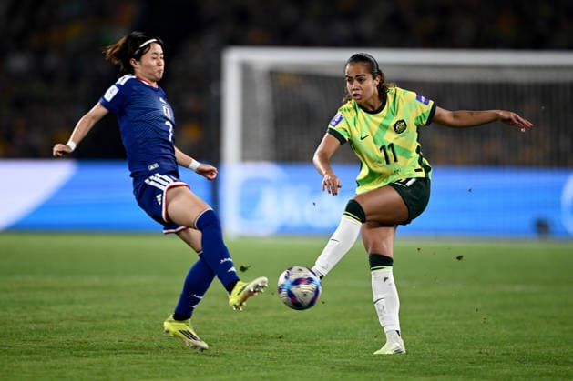 SOCCER ASIAN CUP WOMEN FINAL, Mary Fowler of the Matildas competes for possession with Hinata Miyazawa of Japan during the AFC Women™s Asian Cup Final match between Japan and Australia at Stadium Australia in Sydney, Saturday, March 21, 2026. ( NO ARCHIVING, EDITORIAL USE ONLY SYDNEY NEW SOUTH WALES AUSTRALIA  Copyright: xDANxHIMBRECHTSx 20260321114474456411