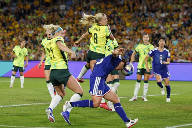 SYDNEY, AUSTRALIA - MARCH 21 Hana Takahashi (5 Japan) has an attempt on goal during the Womens Asian Cup Australia 2026 Final match between Japan and Australia at Stadium Australia on March 21 2026 in Sydney, Australia Copyright: xMatthewxStarlingx xSPPx Sportspressphoto_SPR114718