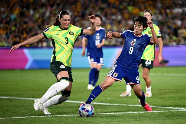SOCCER ASIAN CUP WOMEN FINAL, Riko Ueki of Japan competes for possession with Winonah Heatley of the Matildas during the AFC Women™s Asian Cup Final match between Japan and Australia at Stadium Australia in Sydney, Saturday, March 21, 2026. ( NO ARCHIVING, EDITORIAL USE ONLY SYDNEY NEW SOUTH WALES AUSTRALIA  Copyright: xDANxHIMBRECHTSx 20260321134988203596