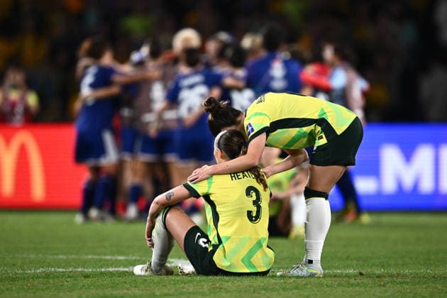 SOCCER ASIAN CUP WOMEN FINAL, Hayley Raso of the Matildas (right) consoles Winonah Heatley following their loss in the AFC Women™s Asian Cup Final match between Japan and Australia at Stadium Australia in Sydney, Saturday, March 21, 2026. ( NO ARCHIVING, EDITORIAL USE ONLY SYDNEY NEW SOUTH WALES AUSTRALIA  Copyright: xDANxHIMBRECHTSx 20260321127284382630