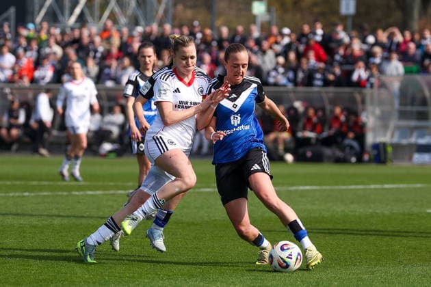 FRANKFURT AM MAIN, DEUTSCHLAND 21. MÄRZ 2026: Eintracht Frankfurt Frauen gegen HSV Frauen, 1. Frauen-Bundesliga, Stadion am Brentanobad. v.l., Laura Freigang (Eintracht Frankfurt), Victoria Schulz (Hamburger SV) zweikampf, action, aktion, battles for the Ball Copyright: JoaquimxFerreira