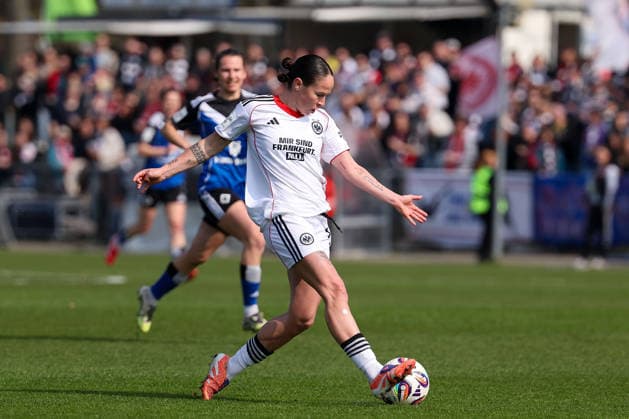 FRANKFURT AM MAIN, DEUTSCHLAND 21. MÄRZ 2026: Eintracht Frankfurt Frauen gegen HSV Frauen, 1. Frauen-Bundesliga, Stadion am Brentanobad. v.l., GÃ raldine Reuteler (Eintracht Frankfurt) in aktion, in action, Copyright: JoaquimxFerreira