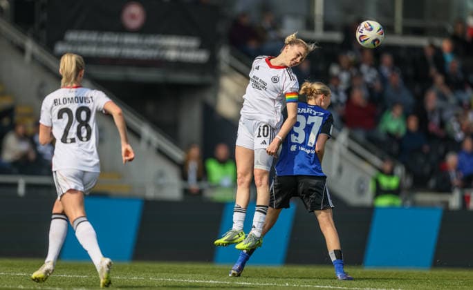 GER, Frankfurt, Eintracht Frankfurt vs Hamburger SV, Google Pixel Bundesliga, Fussball, DFB, Spielzeit 2025 2026, Stadion am Brentanobad, 21. Spieltag im Bild v.l.: Laura Freigang (Eintracht Frankfurt Frauen 10), Paulina Bartz (HSV Frauen) DFB DFL REGULATIONS PROHIBIT ANY USE OF PHOTOGRAPHS AS IMAGE SEQUENCES AND OR QUASI-VIDEO, 21.03.2026 Copyright: HMBxMedia HendrikxHamelau