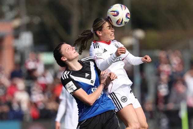 FRANKFURT AM MAIN, DEUTSCHLAND 21. MÄRZ 2026: Eintracht Frankfurt Frauen gegen HSV Frauen, 1. Frauen-Bundesliga, Stadion am Brentanobad. v.l., Lotta Wrede (Hamburger SV), Ereleta Memeti (Eintracht Frankfurt), Kopfball, Kopfballduell, aerial duel Copyright: JoaquimxFerreira