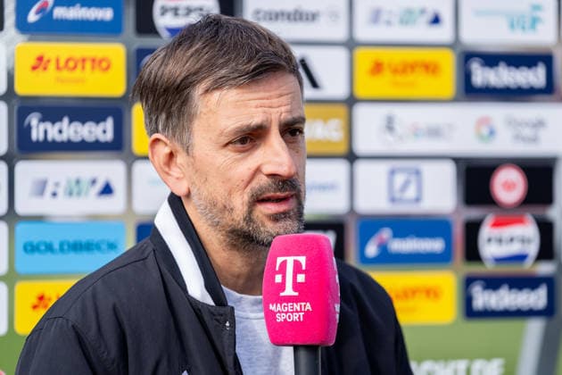 Freisteller, Portrait Niko Arnautis (Eintracht Frankfurt, Cheftrainer) im Interview bei Magenta, GER, Eintracht Frankfurt vs. Hamburger SV, Fussball, Google Pixel Frauen-Bundesliga, 21. Spieltag, Saison 2025 2026, 21.03.2026, DFB REGULATIONS PROHIBIT ANY USE OF PHOTOGRAPHS AS IMAGE SEQUENCES AND OR QUASI-VIDEO, GER, Eintracht Frankfurt vs. Hamburger SV, Fussball, Google Pixel Frauen-Bundesliga, 21. Spieltag, Saison 2025 2026, 21.03.2026 Frankfurt Copyright: xEibner-Pressefoto J-NxGroemlingx EP_JGG