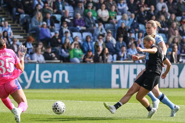 MANCHESTER, ENGLAND - March 21, 2026: Olivia Holdt of Tottenham Hotspur scores her goal during the Barclays Womens Super League match between Manchester City and Tottenham Hotspur at Joie Stadium on March 21, 2026 in Manchester, England. Copyright: xSeanxChandlerx xSPPx Sportspressphoto_SPR114780