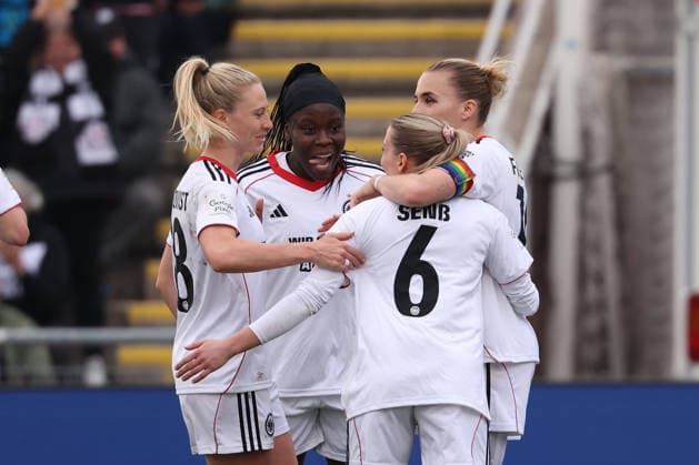 FRANKFURT AM MAIN, DEUTSCHLAND 21. MÄRZ 2026: Eintracht Frankfurt Frauen gegen HSV Frauen, 1. Frauen-Bundesliga, Stadion am Brentanobad. v.l.,Rebecka Blomqvist (Eintracht Frankfurt), Nicole Anyomi (Eintracht Frankfurt), Elisa Senss (Eintracht Frankfurt) und Laura Freigang (Eintracht Frankfurt) Torjubel, Goal celebration, celebrate the goal Copyright: JoaquimxFerreira