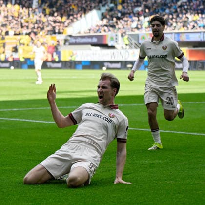 Paderborn, Home Deluxe Arena, 21.03.26, GER, Herren, 2.Bundesliga, Saison 2025-2026, SC Paderborn 07 - Dynamo Dresden Bild: Vincent VERMEIJ (Dresden) jubelt nach seinem Tor zum 0:1 DFL regulations prohibit any use of photographs as image sequences and or quasi-video. NRW Deutschland