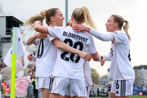 FRANKFURT AM MAIN, DEUTSCHLAND 21. MÄRZ 2026: Eintracht Frankfurt Frauen gegen HSV Frauen, 1. Frauen-Bundesliga, Stadion am Brentanobad. v.l., Torjubel, Goal celebration, celebrate the goal um Laura Freigang (Eintracht Frankfurt), Rebecka Blomqvist (Eintracht Frankfurt), Elisa Senss (Eintracht Frankfurt) Copyright: JoaquimxFerreira