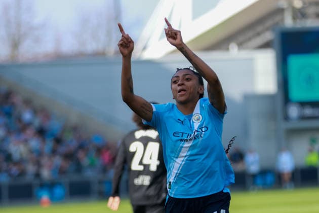 Manchester City Women v Tottenham Hotspur Women - Women s Super League 25 26 Manchester City s Kerolin scores thier teams fourth goal of the match and celebrates with pointing to Lauren Hemp during match against Spurs - Women s Super League WSL 25 26 21.03.2026 Manchester Joie Stadium United Kingdom Copyright: xZacharyxLockex