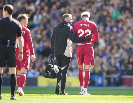 Brighton and Hove Albion v Liverpool, Premier League, Football, Amex Stadium, Brighton, UK - 21 Mar 2026 Hugo Ekitike of Liverpool goes off injured. Brighton Amex Stadium Brighton UK, UK NEWSPAPERS OUT Copyright: xSeanxRyanx