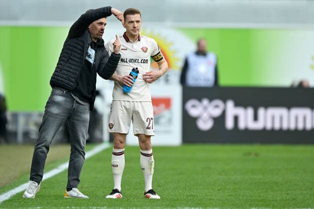 Paderborn, Home Deluxe Arena, 21.03.26, GER, Herren, 2.Bundesliga, Saison 2025-2026, SC Paderborn 07 - Dynamo Dresden Bild: v.li. Trainer Thomas STAMM (Dresden) und Niklas HAUPTMANN (Dresden) DFL regulations prohibit any use of photographs as image sequences and or quasi-video. NRW Deutschland