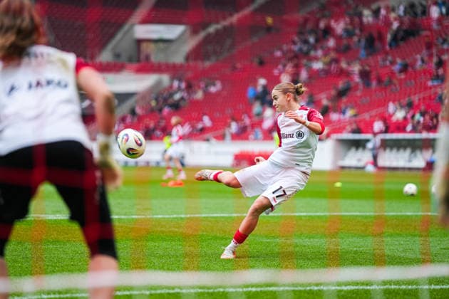 Muriel Duerr (VfB Stuttgart, 17) beim Aufwaermen, GER, VfB Stuttgart vs. 1. FSV Mainz 05, Fussball, Frauen, 2. Bundesliga, 20. Spieltag, Saison 2025 2026, 21.03.2026, GER, VfB Stuttgart vs. 1. FSV Mainz 05, Fussball, Frauen, 2. Bundesliga, 20. Spieltag, Saison 2025 2026, 21.03.2026 Stuttgart Copyright: xEibner-Pressefoto ChristianxLangx EP_CLG