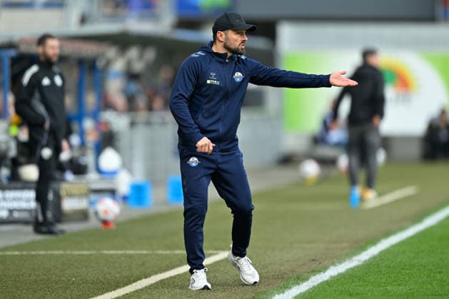 Paderborn, Home Deluxe Arena, 21.03.26, GER, Herren, 2.Bundesliga, Saison 2025-2026, SC Paderborn 07 - Dynamo Dresden Bild: Trainer Ralf KETTEMANN (Paderborn) DFL regulations prohibit any use of photographs as image sequences and or quasi-video. NRW Deutschland