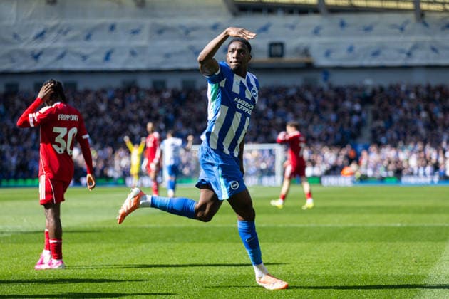 Football - FA Premier League - Brighton & Hove Albion FC v Liverpool FC BRIGHTON & HOVE, ENGLAND - Saturday, March 21, 2026: Brighton & Hove Albion s Danny Welbeck celebrates in front of the travelling supporters after scoring the first goal during the FA Premier League match between Brighton & Hove Albion FC and Liverpool FC at the AMEX Community Stadium. (Photo by David Rawcliffe Propaganda) BRIGHTON & HOVE AMEX Community Stadium SUSSEX ENGLAND  Copyright: xDavidxRawcliffex P2026-03-21-Brighton_Liverpool-55