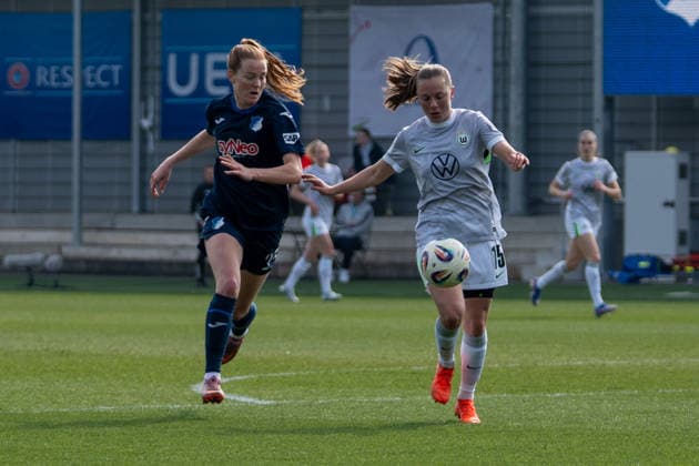 Google Pixel Frauen-Bundesliga: TSG Hoffenheim vs VfL Wolfsburg, Dietmar-Hopp-Stadion, 21.03.2026 Zweikampf zwischen NikÃ e van Dijk (TSG Hoffenheim Frauen, 25) und Janou Levels (VfL Wolfsburg Frauen, 15) Google Pixel Frauen-Bundesliga: TSG Hoffenheim vs VfL Wolfsburg, Dietmar-Hopp-Stadion, 21.03.2026 DFB DFL REGULATIONS PROHIBIT ANY USE OF PHOTOGRAPHS AS IMAGE SEQUENCES AND OR QUASI-VIDEO. Copyright: xBEAUTILUSxSPORTS Hillx
