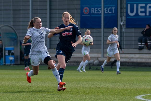 Google Pixel Frauen-Bundesliga: TSG Hoffenheim vs VfL Wolfsburg, Dietmar-Hopp-Stadion, 21.03.2026 Zweikampf zwischen NikÃ e van Dijk (TSG Hoffenheim Frauen, 25) und Janou Levels (VfL Wolfsburg Frauen, 15) Google Pixel Frauen-Bundesliga: TSG Hoffenheim vs VfL Wolfsburg, Dietmar-Hopp-Stadion, 21.03.2026 DFB DFL REGULATIONS PROHIBIT ANY USE OF PHOTOGRAPHS AS IMAGE SEQUENCES AND OR QUASI-VIDEO. Copyright: xBEAUTILUSxSPORTS Hillx