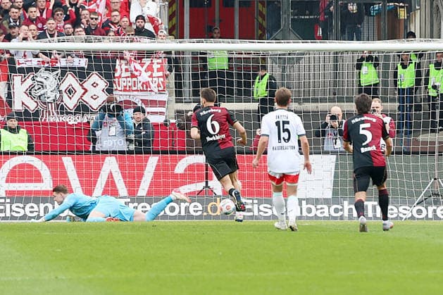 21.03.2026, xrekx, Fussball 2.Bundesliga, 1. FC Nuernberg - 1.FC Kaiserslautern v.l. Strafstoss Elfmeter zum 2:0 durch Adam Markhiev (1.FC Nuernberg) Julian Krahl (1.FC Kaiserslautern) (DFL DFB REGULATIONS PROHIBIT ANY USE OF PHOTOGRAPHS as IMAGE SEQUENCES and or QUASI-VIDEO) Nuernberg